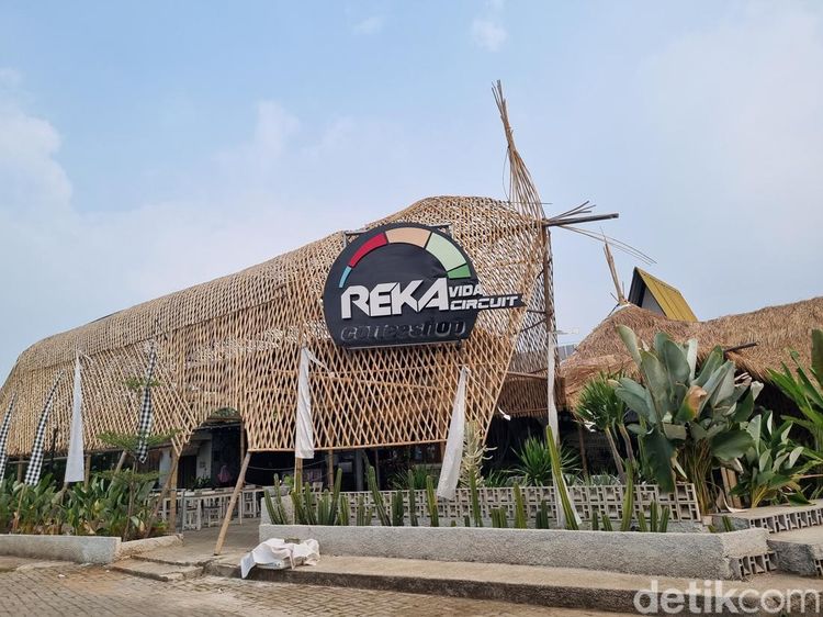 Nongkrong Estetik di Kafe ala Bali di Bekasi