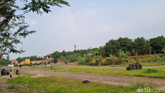 Reka Vida Reka Vida, kafe yang menyediakan sirkuit latihan balap motor di Bekasi.