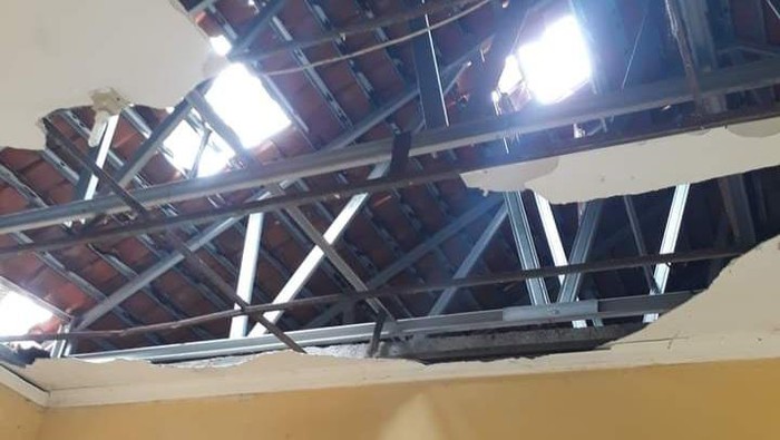 Ruang kelas di SDN Pangandaran rusak parah.