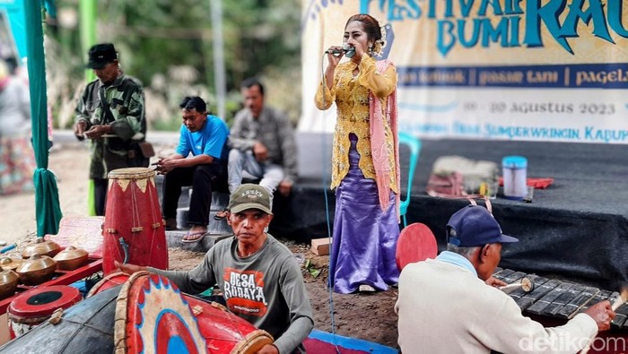 Tradisi Nyonteng Kolbuk Bondowoso