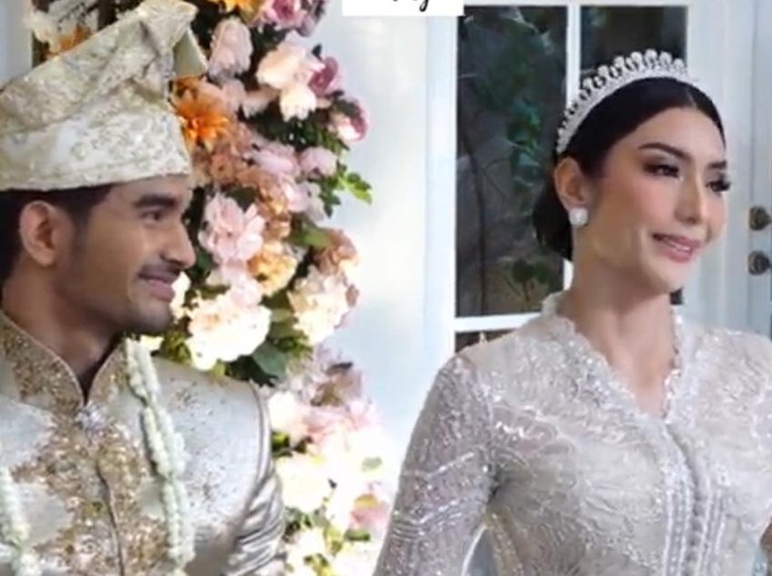 Tyas Mirasih dan Tengku Tezi resmi menikah.