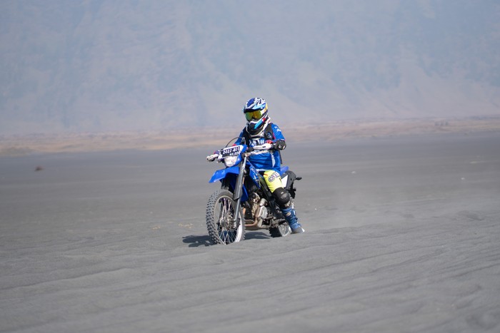 Yamaha WR 155 R di Bromo.