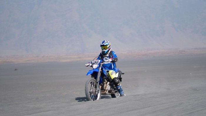 Yamaha WR 155 R di Bromo.