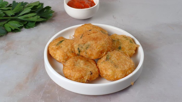 Perkedel, Indonesian fried mashed potato minced beef patties
