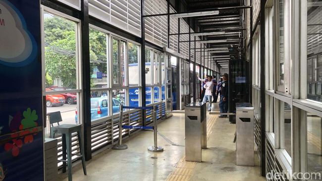 Beroperasi Kembali, Begini Kondisi Terkini Halte Tendean Usai Terbakar