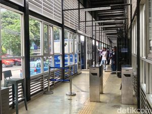 Anggota DPRD DKI Tak Masalah Tiket TJ-MRT Pakai QR Code Lewat Smartphone