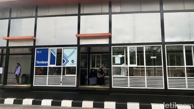 Beroperasi Kembali, Begini Kondisi Terkini Halte Tendean Usai Terbakar