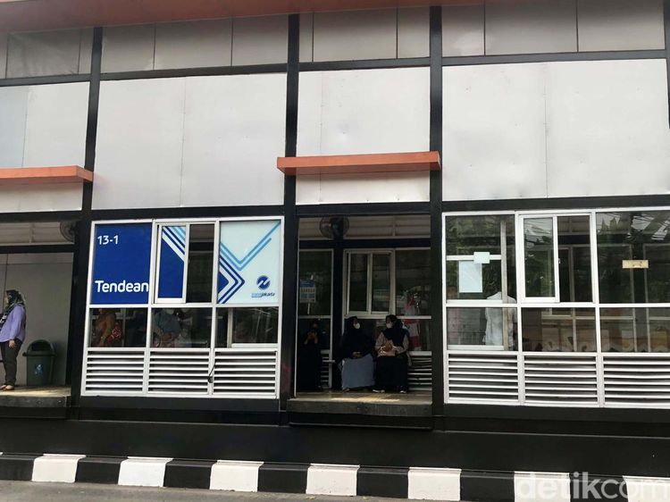 Beroperasi Kembali, Begini Kondisi Terkini Halte Tendean Usai Terbakar