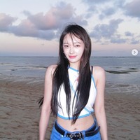 Mantan personel WJSN itu disebut-sebut membesarkan anaknya bersama Tony Leung di Jepang. Namun Cheng Xiao membantah tegas rumor tersebut dan mengatakan, “Rumor tersebut sangat salah.”Foto: dok. Instagram @chengxiao_0715