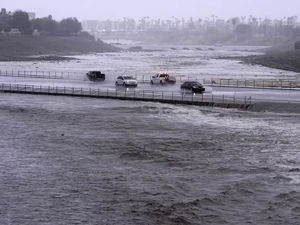 Dihantam Badai Hilary, Wilayah California AS Hadapi Ancaman Banjir Bandang