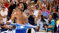 Eskspresi Djokovic usai jadi juara.  