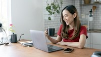 Berapa Sih Kebutuhan Kalori Pekerja yang Cuma Duduk Depan Laptop? Ini Kata Dokter