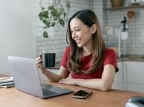Berapa Sih Kebutuhan Kalori Pekerja yang Cuma Duduk Depan Laptop? Ini Kata Dokter