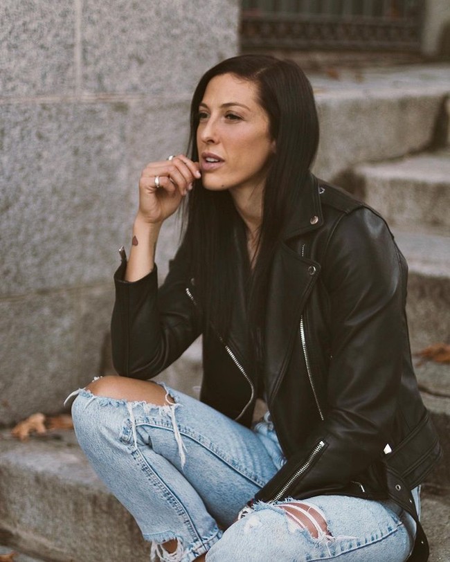 Berbeda dengan sang presiden FA, Jennifer Hermoso justru tampak tidak terlalu senang dengan selebrasi tersebut. Eh... ya, aku tidak menikmatinya, kata pemain bola 33 tahun tersebut. Foto: Instagram