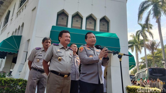 Kapolda Jatim Irjen Toni Harmanto di Gedung Wismilak Surabaya