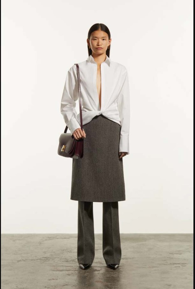 Koleksi Ferragamo Resort 2024 menampilkan busana modern minimalis nan elegan dengan twist sophisticated. Foto: dok. Ferragamo.