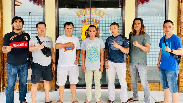 Pria penikam ibu-ibu perangkat desa di Kerinci, Jambi ditangkap.