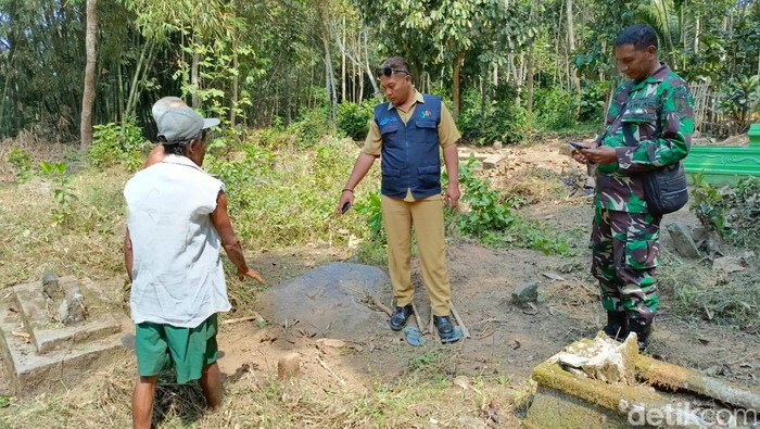 Lokasi 2 makam yang dibongkar di Jember.