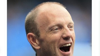 Menurut komentator legendaris Peter Drury: Pada titik ini, bahkan jika Chelsea disponsori Microsoft, mereka masih tidak akan Excel (unggul). Foto: Twitter