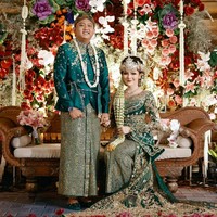 Ngunduh mantu Denny Caknan dan Bella Bonita digelar dengan megah, bertempat di Pendapa Kepatihan Ngawi, Jawa Timur, pada Jumat (18/8/2023). Foto: Instagram/@faralljibrill_official @denny_caknan