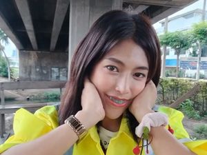 Viral Penyapu Jalanan Berparas Cantik, Pakai Makeup dan Kuteks Saat Kerja