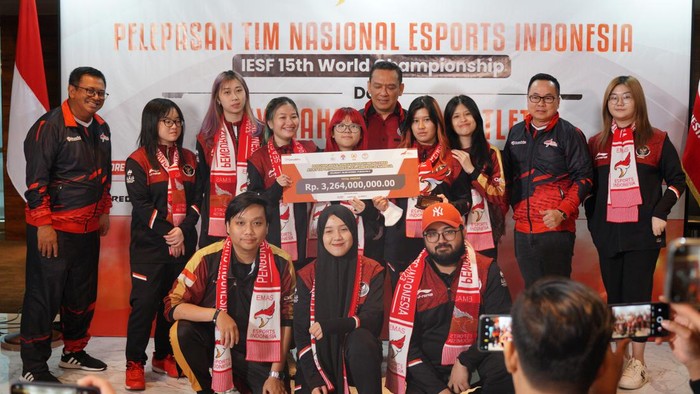 Pengurus Besar Esports Indonesia (PBESI) berikan bonus kepada atlet esports yang meraih emas dan perak di SEA Games 2023. Nominalnya cukup besar, yang mana totalnya mencapai miliaran rupiah.