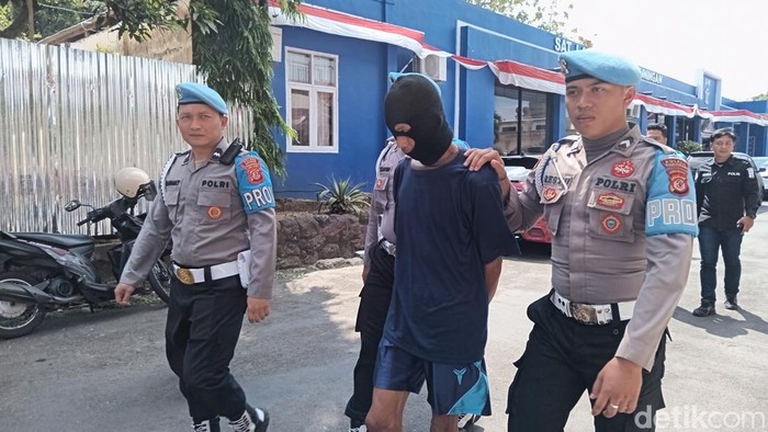 Pelaku pencabulan anak di bawah umur berinisial R (52)