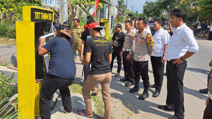 pembongkaran tugu silat di madiun