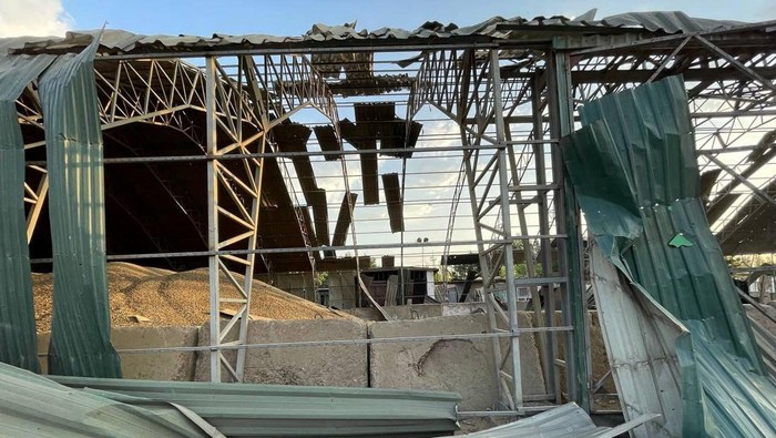 A grain warehouse heavily damaged by a Russian drone strike is seen at a compound of a port on the Danube, amid Russias attack on Ukraine, in Odesa region, Ukraine August 16, 2023. Press service of the National Police of Ukraine/Handout via REUTERS ATTENTION EDITORS - THIS IMAGE HAS BEEN SUPPLIED BY A THIRD PARTY. DO NOT OBSCURE LOGO.