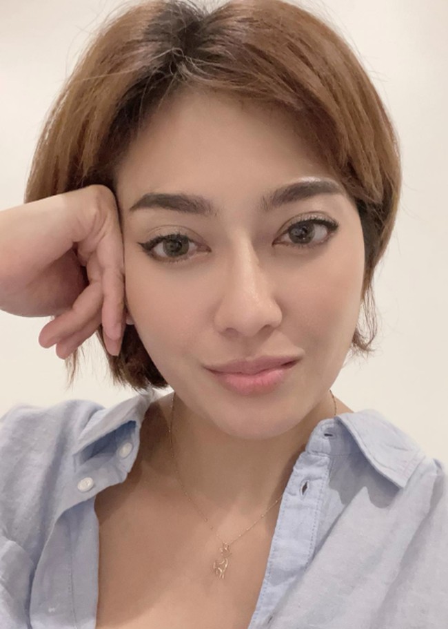 Sebelum pindah ke Bali, Yenny sebenarnya sudah menjadi ‘tukang rujak’ sejak 2018 ketika masih tinggal di Jakarta. Meski kini telah pindah namun peminatnya tetaplah banyak. Foto: Dok. Instagram yennysyen