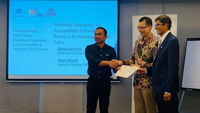 Perwira Polda Jabar Raih Penghargaan di Australia Awards Short Courses