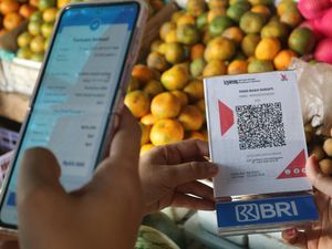 Pesta Rakyat Simpedes di Pati Sosialisasikan QRIS-Beri Hadiah ke Pedagang