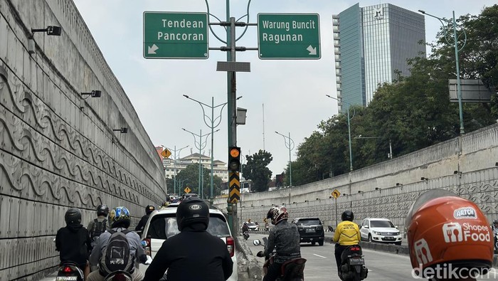 Hari Pertama WFH 50 Persen ASN DKI, Polusi Udara Ibukota Masih Gitu-gitu Aja