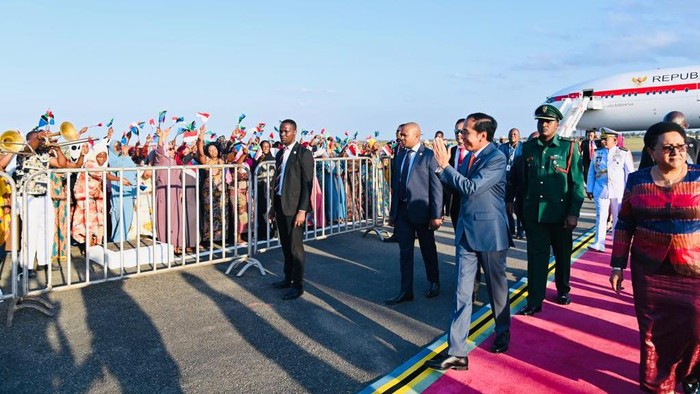 Presiden Jokowi tiba di Tanzania (Laily Rachev-Biro Pers Sekretariat Presiden)