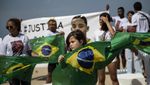 Protes Kekerasan, Belasan Peti Mati Berjejer di Pantai Copacabana Brasil