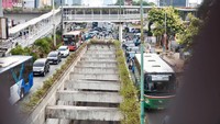 Menurut warga, kemacetan akibat proyek galian ini terjadi dari pagi hingga malam hari.  