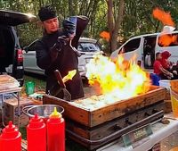 Terinspirasi Roti John, Dudi Bikin Roti Zayn dengan Semburan Api