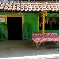 Inilah rumah keluarga Pratama Arhan yang berlokasi di sebuah pedesaan. Rumah tersebut hanya dibangun dengan material seadanya. (Foto: YouTube/Imam Juna)