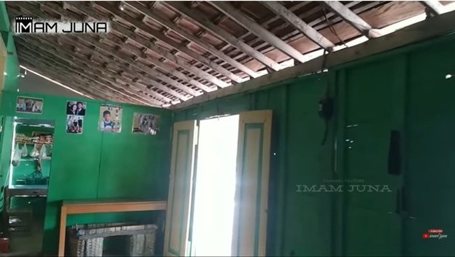 Prosesi pernikahan mereka dipimpin oleh Akhmad Munir sebagai penghulu KBRI Tokyo. Pernikahan tersebut dihadiri oleh Menteri BUMN Erick Thohir dan Wakil Ketua DPR Dasco sebagai saksi. (Foto: YouTube/Imam Juna)