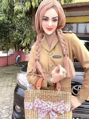 Sosok Yuni Jasmine viral di TikTok.