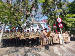 Heroisme Polisi Istimewa Turunkan Bendera Jepang di Surabaya: Butuh Nyali Besar