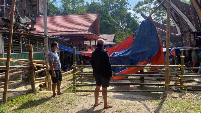Polisi membubarkan praktek judi sabung ayam di Toraja Utara (Torut), Sulawesi Selatan (Sulsel).