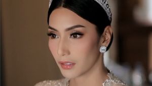 8 Foto Artis yang Tampil Cantik Pakai Mahkota Saat Nikah, Bak Putri Raja
