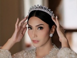 7 Gaya Tyas Mirasih Menikah Bak Princess Berkebaya, Pakai Tiara