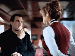 Sinopsis Under Siege di Bioskop Trans TV Hari Ini