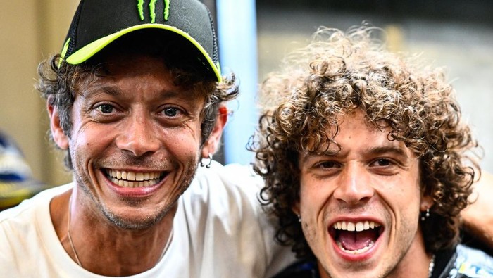 Valentino Rossi dan Marco Bezzecchi