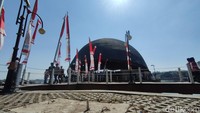 Situ Bagendit, sudah ada sejak zaman dulu, dan pernah dikunjungi oleh berbagai pesohor negeri, hingga luar negeri pada zamannya. Salah satunya, adalah pewaris takhta Kerajaan Austria-Hongaria, Archduke Franz Ferdinand yang konon datang di akhir tahun 1800-an silam. Presiden RI Joko Widodo, juga pernah datang ke sini pada tahun 2019 lalu.