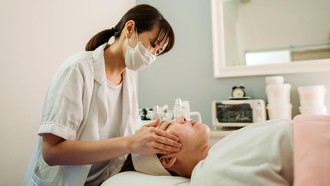 Mencoba Hollywood Silkpeel di Airin, Hasil Glowing Instan Tanpa Downtime