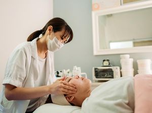 Mencoba Facial Bu Ayu di ZAP Clinic untuk Deep Cleansing dan Kulit Glowing