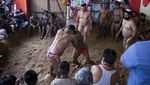 Adu Kuat Pegulat India Saat Festival Pemujaan Ular